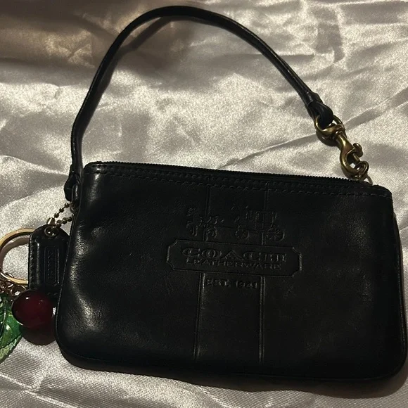 Coach Leatherware Vintage Black Leather Wristlet Tattersall Interior EUC - Picture 3 of 10